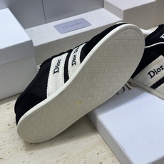 迪奥 Dior 2026春夏新款Ribbon系带休闲帆布运动小白鞋 CD字母logo织带平底圆头拼色阿甘 迪奥 Dior 2026春夏新款Ribbon系带休闲帆布运动小白鞋 CD字母logo织带平底圆头拼色阿甘