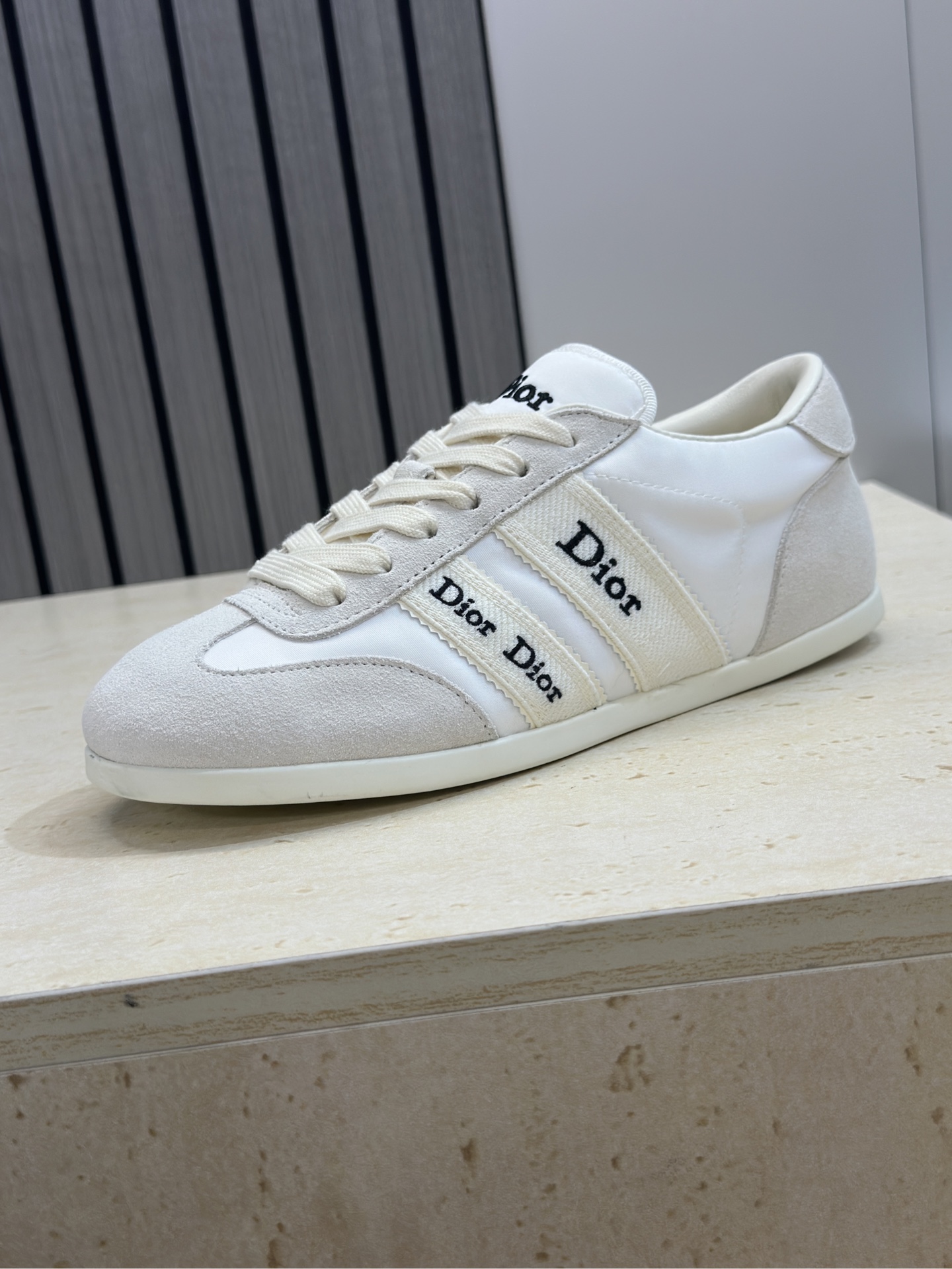 迪奥 Dior 2026春夏新款Ribbon系带休闲帆布运动小白鞋 CD字母logo织带平底圆头拼色阿甘