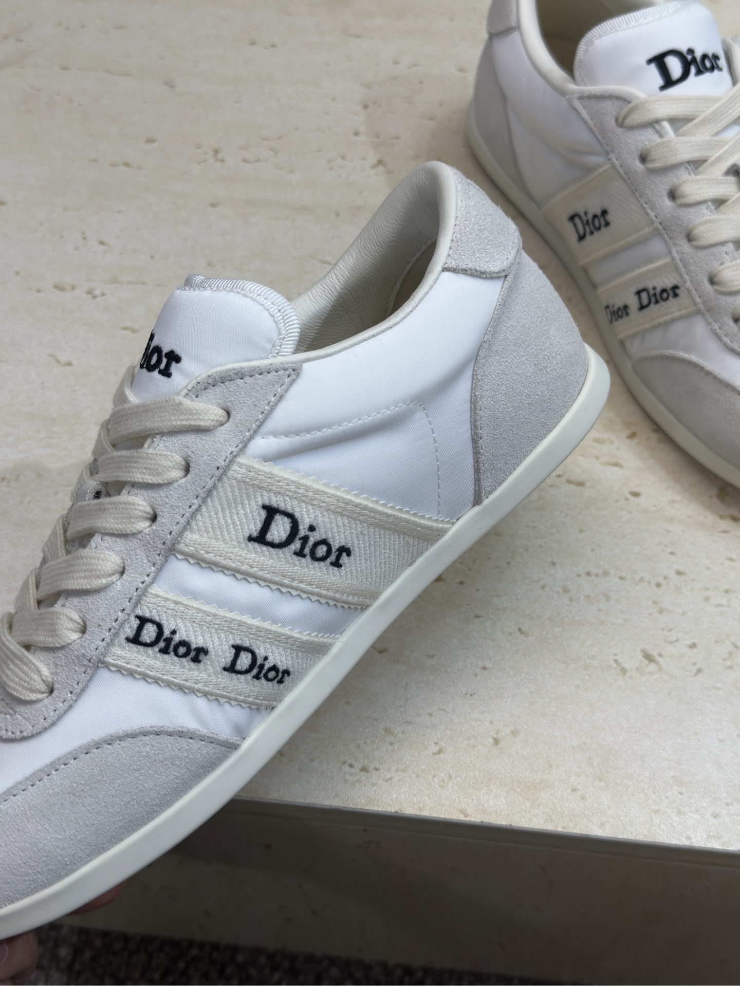 迪奥 Dior 2026春夏新款Ribbon系带休闲帆布运动小白鞋 CD字母logo织带平底圆头拼色阿甘