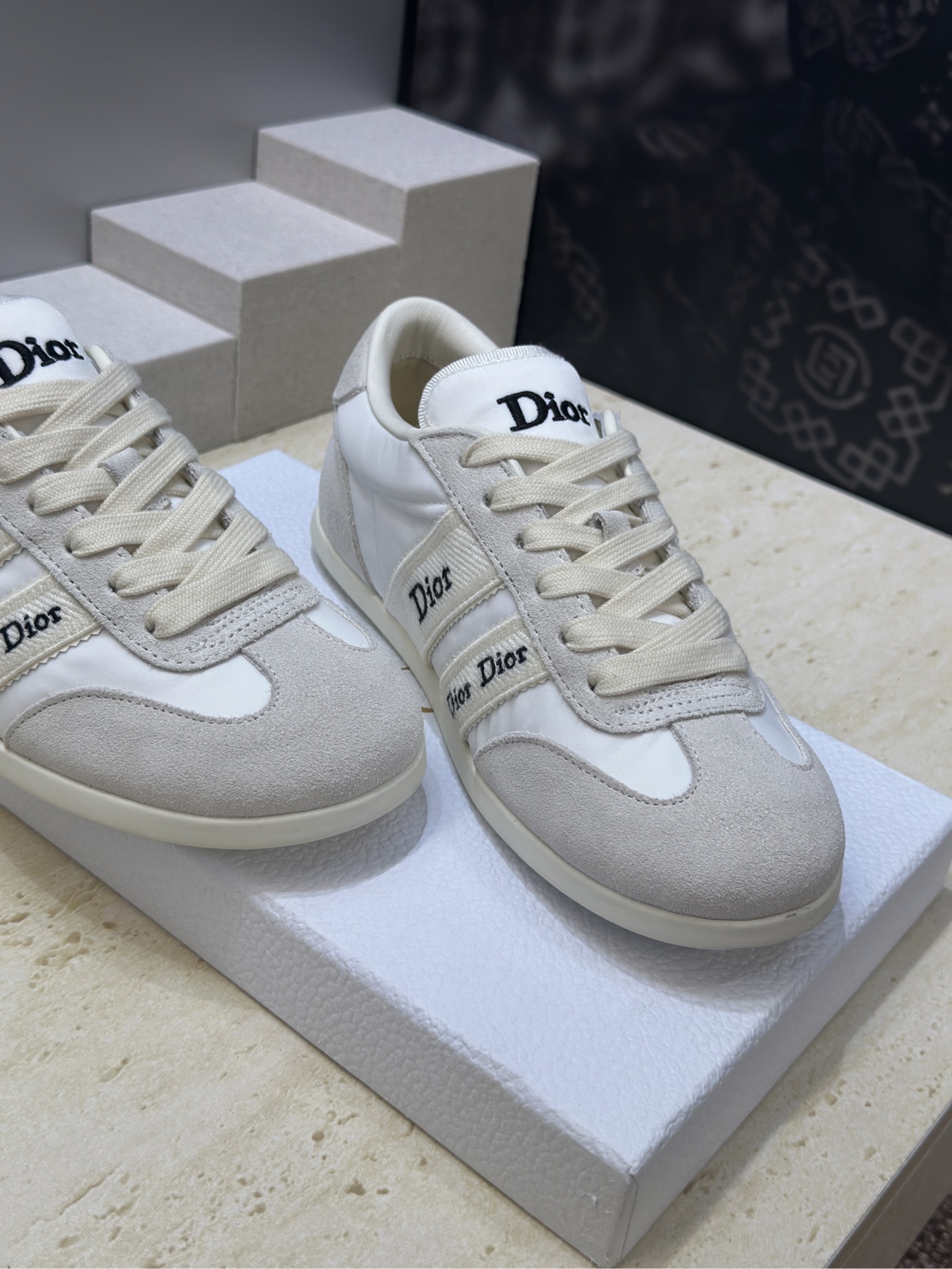 迪奥 Dior 2026春夏新款Ribbon系带休闲帆布运动小白鞋 CD字母logo织带平底圆头拼色阿甘