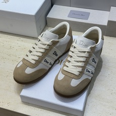 迪奥 Dior 2026春夏新款Ribbon系带休闲帆布运动小白鞋 CD字母logo织带平底圆头拼色阿甘 迪奥 Dior 2026春夏新款Ribbon系带休闲帆布运动小白鞋 CD字母logo织带平底圆头拼色阿甘