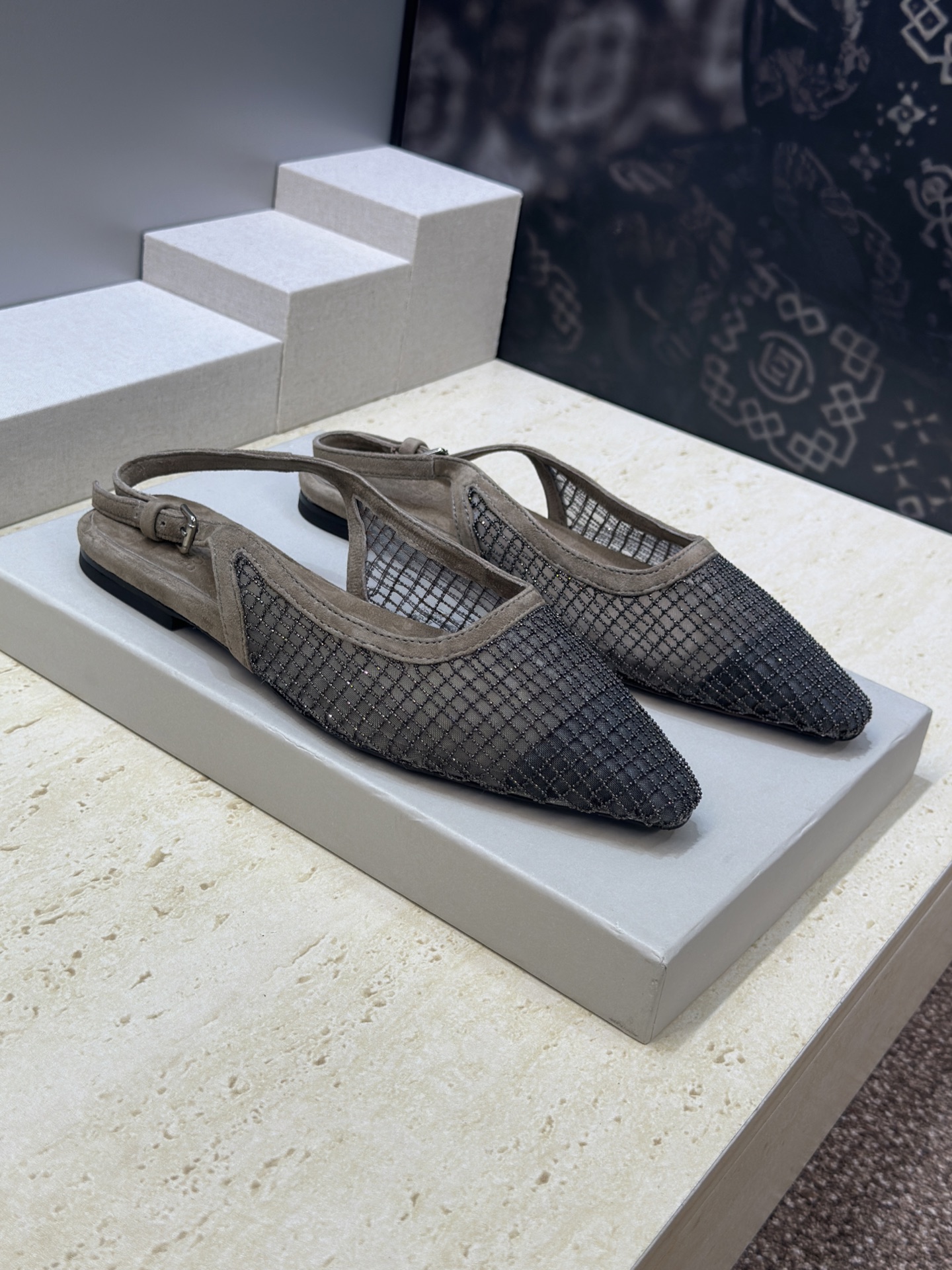 NO:785230,Brunello Cucineli Brunello Cucineli 2026 early spring new beaded women's shoes BC letter logo flat square toe color-blocking back sandals Material upper imported environmentally friendly breathable mesh + water-dyed sheepskin lining + Italian injection molded leather outsole Size35-39 (40 41 42 customized and non-returnable), half-slip sandals, brunello cucinelli, sandals, sheepskin, Leather soles19860909Brunello Cucineli 布鲁内诺库奇内利2026早春新款串珠女鞋 BC字母logo平底方头拼色后空凉鞋 材质鞋面进口环保透气网眼布+水染羊皮内里+意大利注塑真皮大底 Size35-39 (40 41 42 定做不退换）,半拖凉鞋,brunello cucinelli,sandals,sheepskin,Leather soles,Women's Shoes