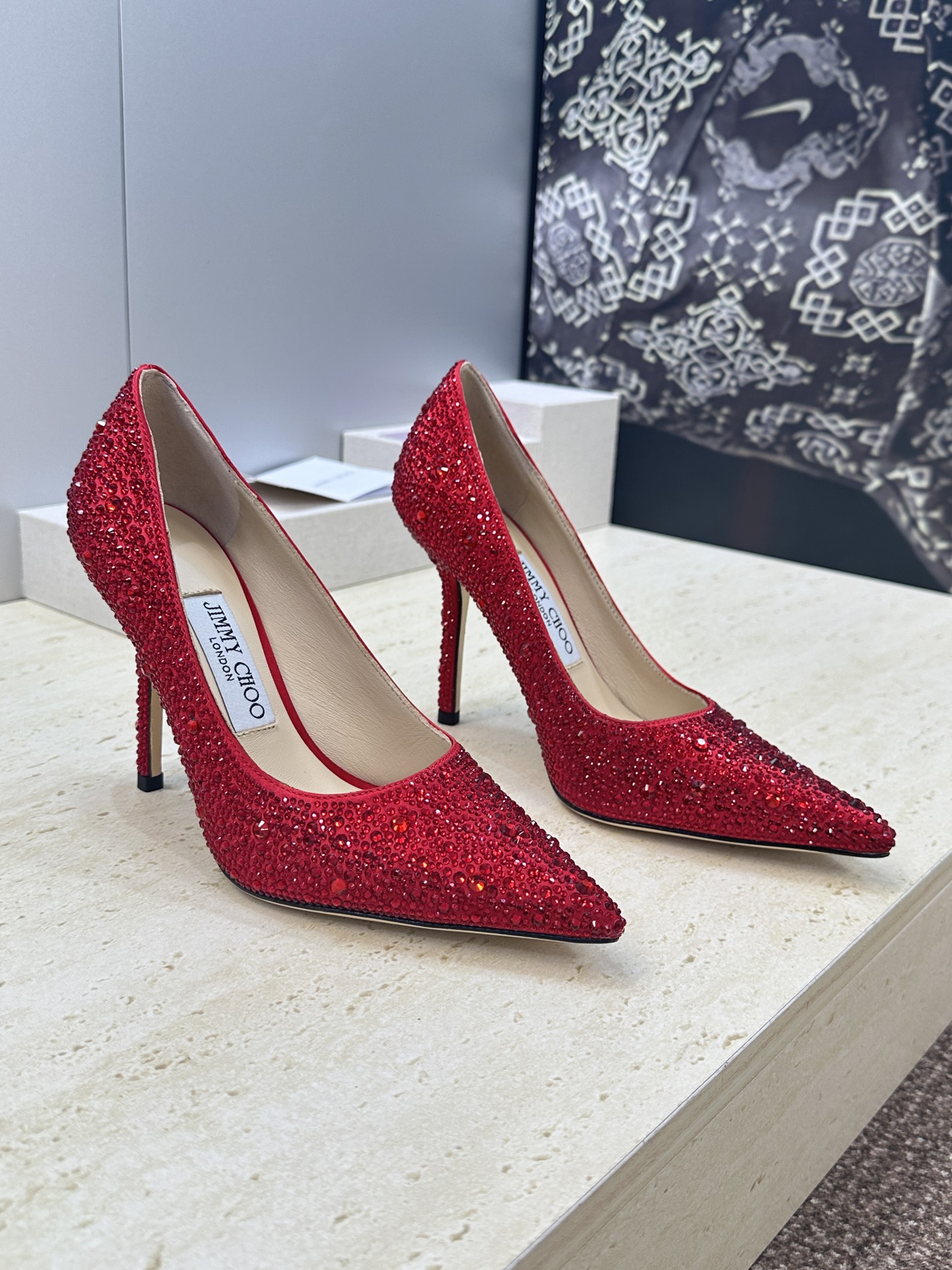 周仰杰Jimmy Choo 2026早春新款水钻果冻色女婚鞋 吉米周JC字母logo 高跟尖头水晶单婚材 周仰杰Jimmy Choo 2026早春新款水钻果冻色女婚鞋 吉米周JC字母logo 高跟尖头水晶单婚材