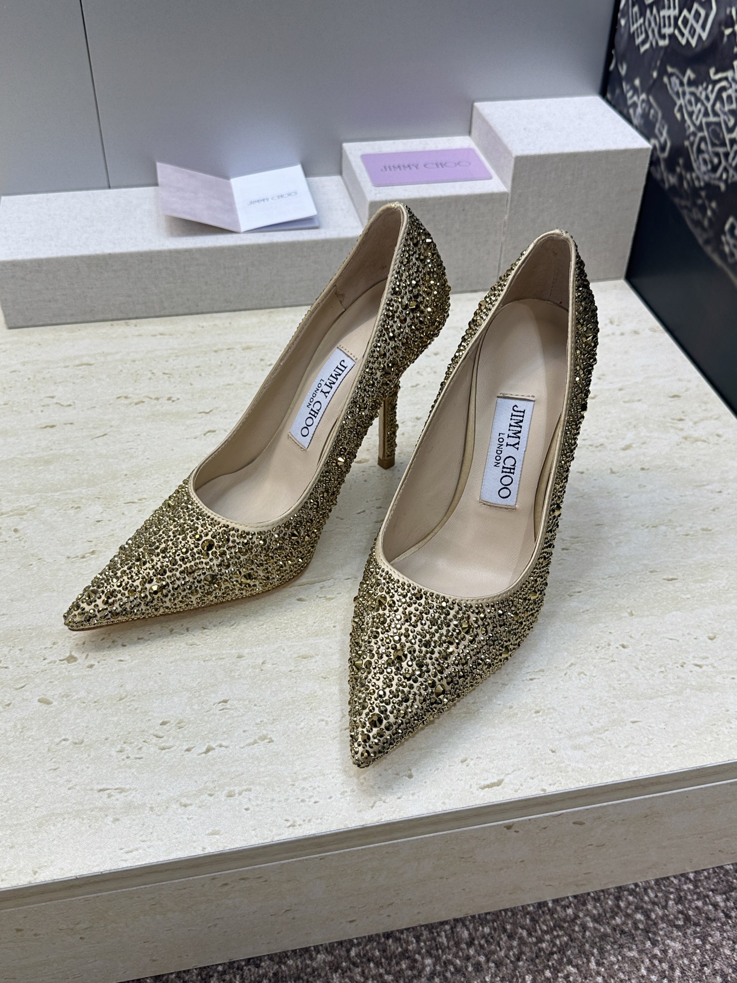 周仰杰Jimmy Choo 2026早春新款水钻果冻色女婚鞋 吉米周JC字母logo 高跟尖头水晶单婚材