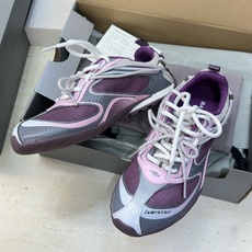 BALENCIAGA 2026春夏情侣款拼色棒球休闲阿甘跑步鞋 巴黎世家字母logo复古平底圆头系带网球 BALENCIAGA 2026春夏情侣款拼色棒球休闲阿甘跑步鞋 巴黎世家字母logo复古平底圆头系带网球