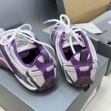 BALENCIAGA 2026春夏情侣款拼色棒球休闲阿甘跑步鞋 巴黎世家字母logo复古平底圆头系带网球 BALENCIAGA 2026春夏情侣款拼色棒球休闲阿甘跑步鞋 巴黎世家字母logo复古平底圆头系带网球