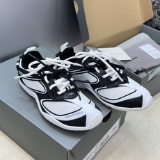 BALENCIAGA 2026春夏情侣款拼色棒球休闲阿甘跑步鞋 巴黎世家字母logo复古平底圆头系带网球 BALENCIAGA 2026春夏情侣款拼色棒球休闲阿甘跑步鞋 巴黎世家字母logo复古平底圆头系带网球