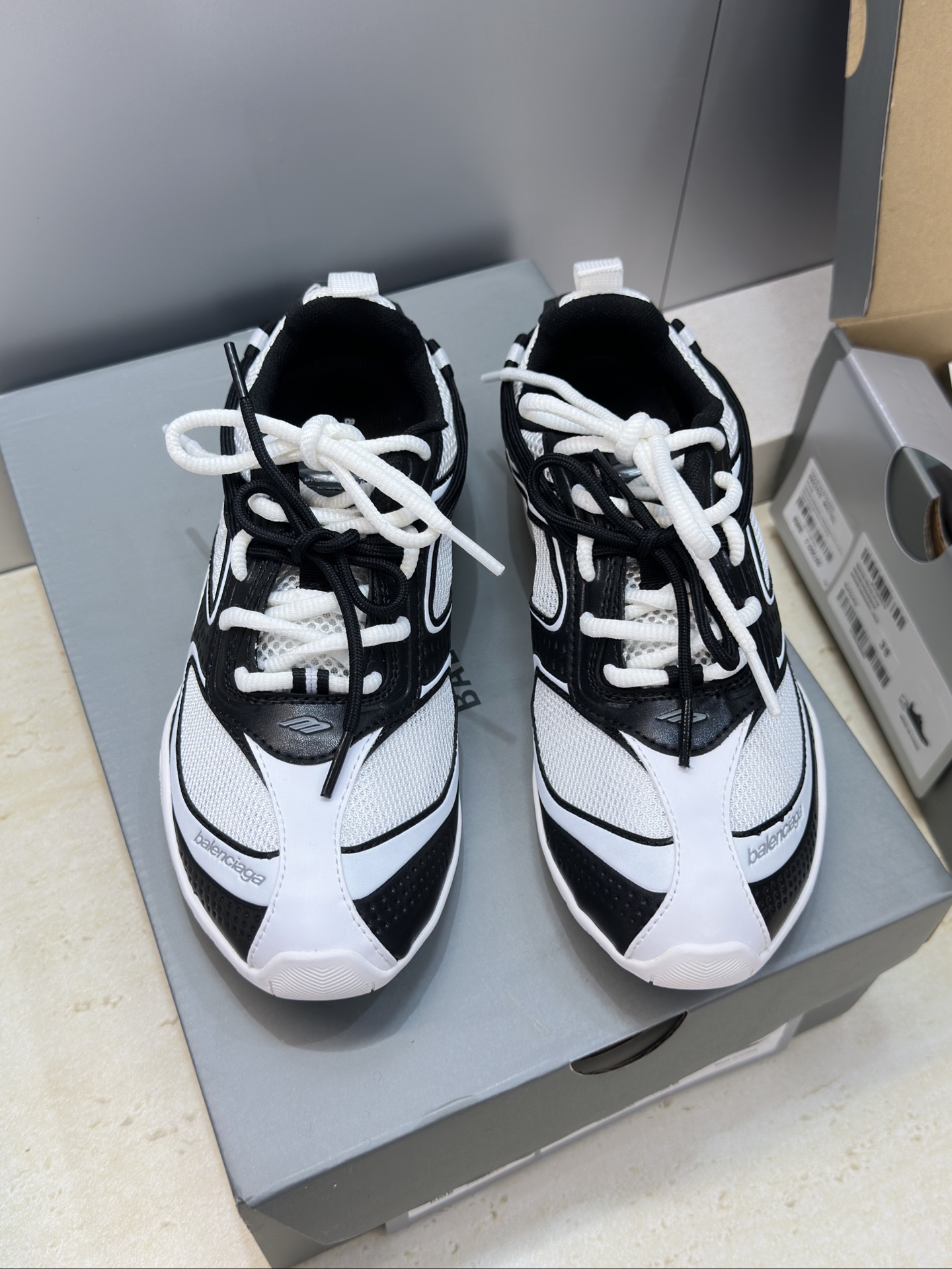 BALENCIAGA 2026春夏情侣款拼色棒球休闲阿甘跑步鞋 巴黎世家字母logo复古平底圆头系带网球