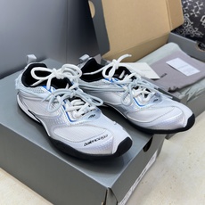 BALENCIAGA 2026春夏情侣款拼色棒球休闲阿甘跑步鞋 巴黎世家字母logo复古平底圆头系带网球 BALENCIAGA 2026春夏情侣款拼色棒球休闲阿甘跑步鞋 巴黎世家字母logo复古平底圆头系带网球