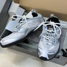 BALENCIAGA 2026春夏情侣款拼色棒球休闲阿甘跑步鞋 巴黎世家字母logo复古平底圆头系带网球 BALENCIAGA 2026春夏情侣款拼色棒球休闲阿甘跑步鞋 巴黎世家字母logo复古平底圆头系带网球