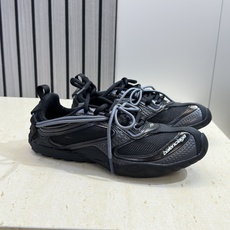 BALENCIAGA 2026春夏情侣款拼色棒球休闲阿甘跑步鞋 巴黎世家字母logo复古平底圆头系带网球 BALENCIAGA 2026春夏情侣款拼色棒球休闲阿甘跑步鞋 巴黎世家字母logo复古平底圆头系带网球