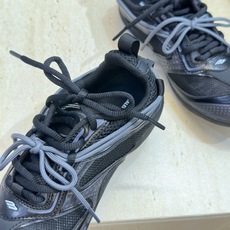 BALENCIAGA 2026春夏情侣款拼色棒球休闲阿甘跑步鞋 巴黎世家字母logo复古平底圆头系带网球 BALENCIAGA 2026春夏情侣款拼色棒球休闲阿甘跑步鞋 巴黎世家字母logo复古平底圆头系带网球