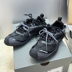 BALENCIAGA 2026春夏情侣款拼色棒球休闲阿甘跑步鞋 巴黎世家字母logo复古平底圆头系带网球 BALENCIAGA 2026春夏情侣款拼色棒球休闲阿甘跑步鞋 巴黎世家字母logo复古平底圆头系带网球