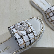 CHANEL 香奈儿2026早春新款时尚编织拼色沙滩女鞋 小香双C字母logo五金扣厚底圆头露趾凉拖鞋 CHANEL 香奈儿2026早春新款时尚编织拼色沙滩女鞋 小香双C字母logo五金扣厚底圆头露趾凉拖鞋