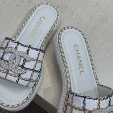 CHANEL 香奈儿2026早春新款时尚编织拼色沙滩女鞋 小香双C字母logo五金扣厚底圆头露趾凉拖鞋 CHANEL 香奈儿2026早春新款时尚编织拼色沙滩女鞋 小香双C字母logo五金扣厚底圆头露趾凉拖鞋