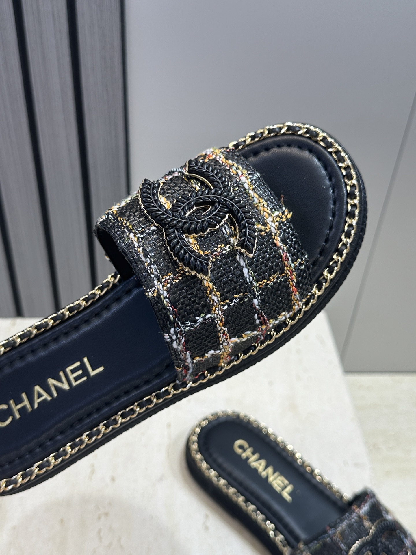 CHANEL 香奈儿2026早春新款时尚编织拼色沙滩女鞋  小香双C字母logo五金扣厚底圆头露趾凉拖鞋