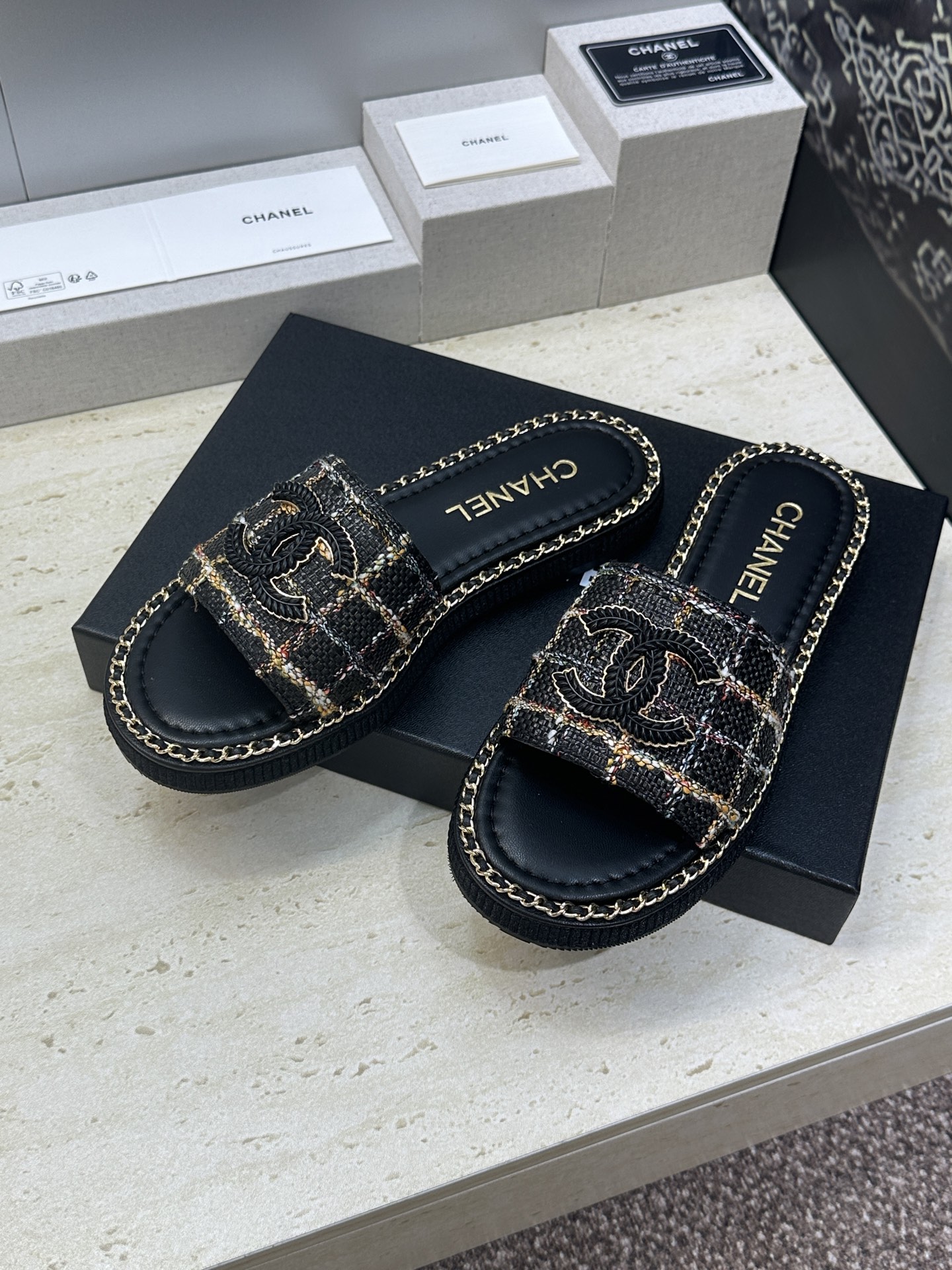 CHANEL 香奈儿2026早春新款时尚编织拼色沙滩女鞋  小香双C字母logo五金扣厚底圆头露趾凉拖鞋