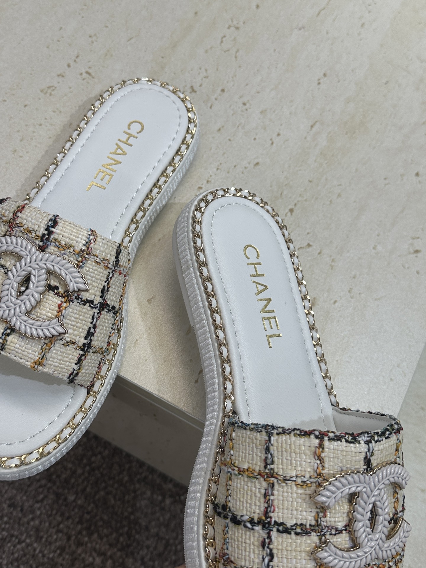 CHANEL 香奈儿2026早春新款时尚编织拼色沙滩女鞋  小香双C字母logo五金扣厚底圆头露趾凉拖鞋