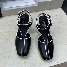 CHANEL 香奈儿2026春夏新款高跟女鞋 小香双C字母logo五金扣方头拼色百搭后空凉鞋 材质:鞋面 CHANEL 香奈儿2026春夏新款高跟女鞋 小香双C字母logo五金扣方头拼色百搭后空凉鞋 材质:鞋面