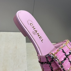 CHANEL 香奈儿2026早春新款时尚编织拼色女鞋 小香双C字母logo五金扣平底圆头露趾凉拖鞋 材 CHANEL 香奈儿2026早春新款时尚编织拼色女鞋 小香双C字母logo五金扣平底圆头露趾凉拖鞋 材