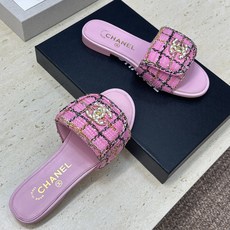 CHANEL 香奈儿2026早春新款时尚编织拼色女鞋 小香双C字母logo五金扣平底圆头露趾凉拖鞋 材 CHANEL 香奈儿2026早春新款时尚编织拼色女鞋 小香双C字母logo五金扣平底圆头露趾凉拖鞋 材