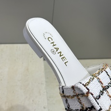 CHANEL 香奈儿2026早春新款时尚编织拼色女鞋 小香双C字母logo五金扣平底圆头露趾凉拖鞋 材 CHANEL 香奈儿2026早春新款时尚编织拼色女鞋 小香双C字母logo五金扣平底圆头露趾凉拖鞋 材