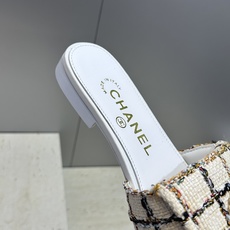 CHANEL 香奈儿2026早春新款时尚编织拼色女鞋 小香双C字母logo五金扣平底圆头露趾凉拖鞋 材 CHANEL 香奈儿2026早春新款时尚编织拼色女鞋 小香双C字母logo五金扣平底圆头露趾凉拖鞋 材