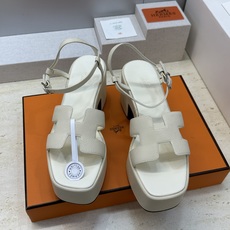 (配全套飞机盒)莞产 代购级 爱马仕 Hermes 2026春夏新款 Lola 拼色粗跟女鞋 H家字母 (配全套飞机盒)莞产 代购级 爱马仕 Hermes 2026春夏新款 Lola 拼色粗跟女鞋 H家字母