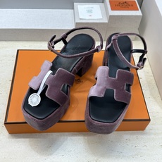 (配全套飞机盒)莞产 代购级 爱马仕 Hermes 2026春夏新款 Lola 拼色粗跟女鞋 H家字母 (配全套飞机盒)莞产 代购级 爱马仕 Hermes 2026春夏新款 Lola 拼色粗跟女鞋 H家字母