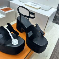 (配全套飞机盒)莞产 代购级 爱马仕 Hermes 2026春夏新款 Lola 拼色粗跟女鞋 H家字母 (配全套飞机盒)莞产 代购级 爱马仕 Hermes 2026春夏新款 Lola 拼色粗跟女鞋 H家字母