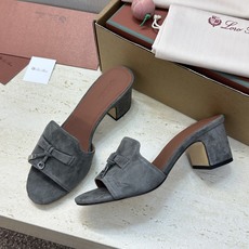 (配全套飞机盒)莞货 代购级 LORO PIANA 诺悠.翩雅 2026春夏新色粗跟流苏拼色一字拖高跟女 (配全套飞机盒)莞货 代购级 LORO PIANA 诺悠.翩雅 2026春夏新色粗跟流苏拼色一字拖高跟女