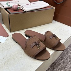 (配全套飞机盒)莞货 代购级 LORO PIANA 诺悠.翩雅 2026春夏新色粗跟流苏拼色一字拖高跟女 (配全套飞机盒)莞货 代购级 LORO PIANA 诺悠.翩雅 2026春夏新色粗跟流苏拼色一字拖高跟女