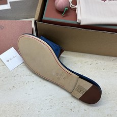 (配全套飞机盒)莞货 代购级 LORO PIANA 诺悠.翩雅 2026春夏新色粗跟流苏拼色一字拖高跟女 (配全套飞机盒)莞货 代购级 LORO PIANA 诺悠.翩雅 2026春夏新色粗跟流苏拼色一字拖高跟女