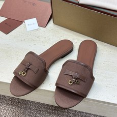 (配全套飞机盒)莞货 代购级 LORO PIANA 诺悠.翩雅 2026春夏新色粗跟流苏拼色一字拖高跟女 (配全套飞机盒)莞货 代购级 LORO PIANA 诺悠.翩雅 2026春夏新色粗跟流苏拼色一字拖高跟女