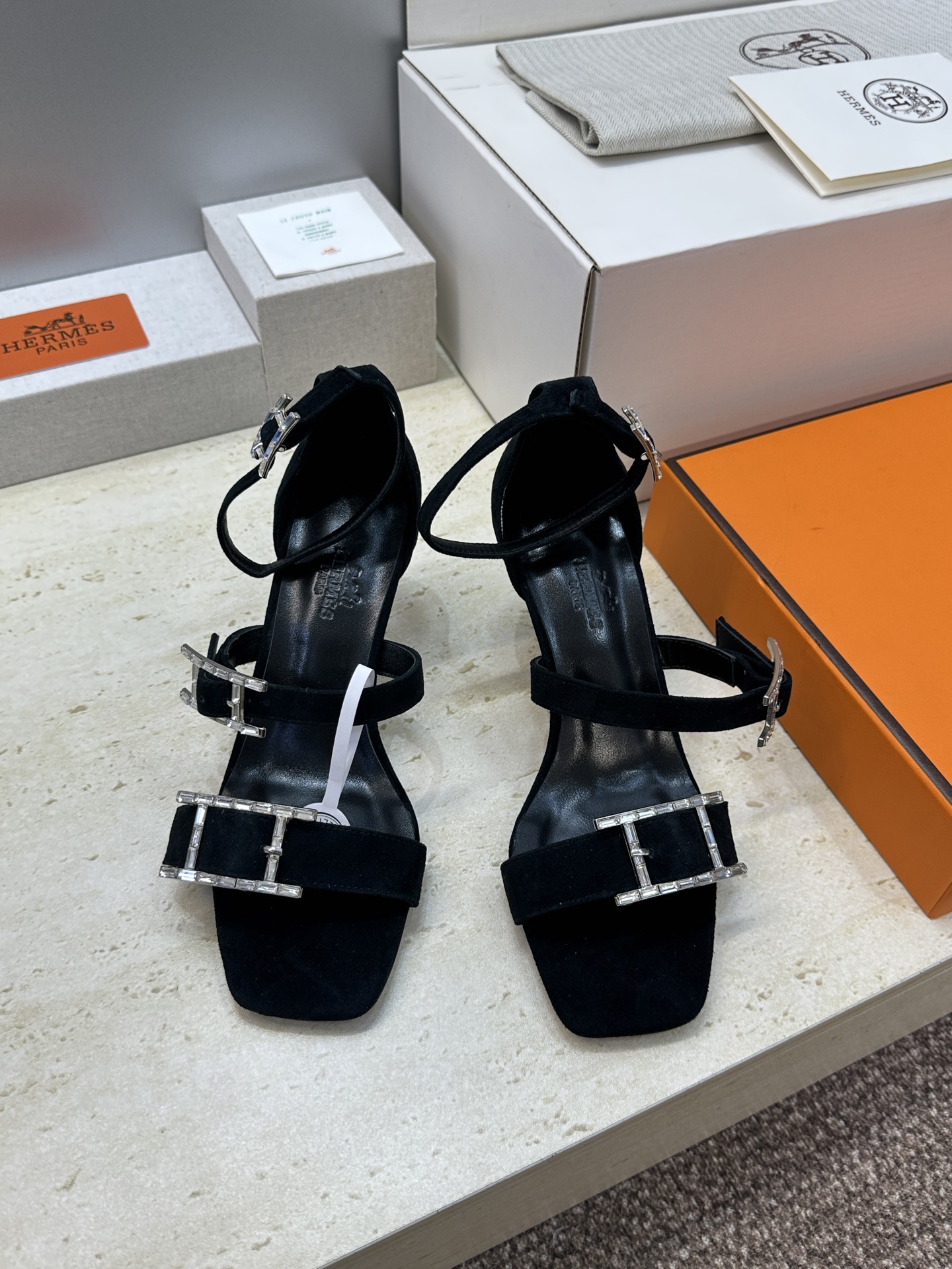 (配全套飞机盒)莞产 代购级 爱马仕 Hermes 2026春夏新款 Liv 高跟水钻女鞋  H家字母l