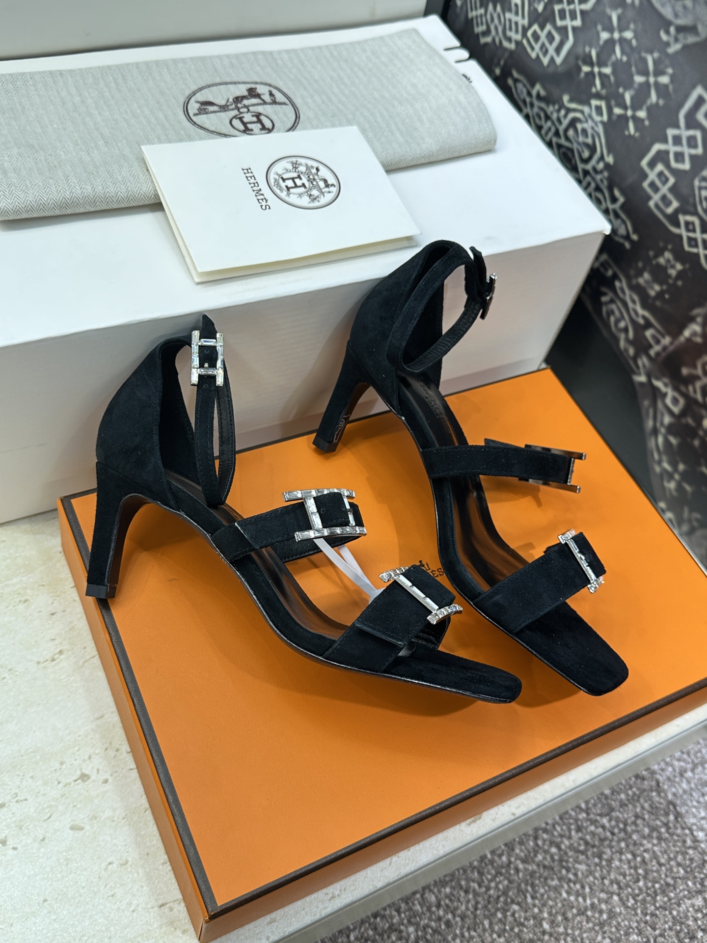 (配全套飞机盒)莞产 代购级 爱马仕 Hermes 2026春夏新款 Liv 高跟水钻女鞋  H家字母l