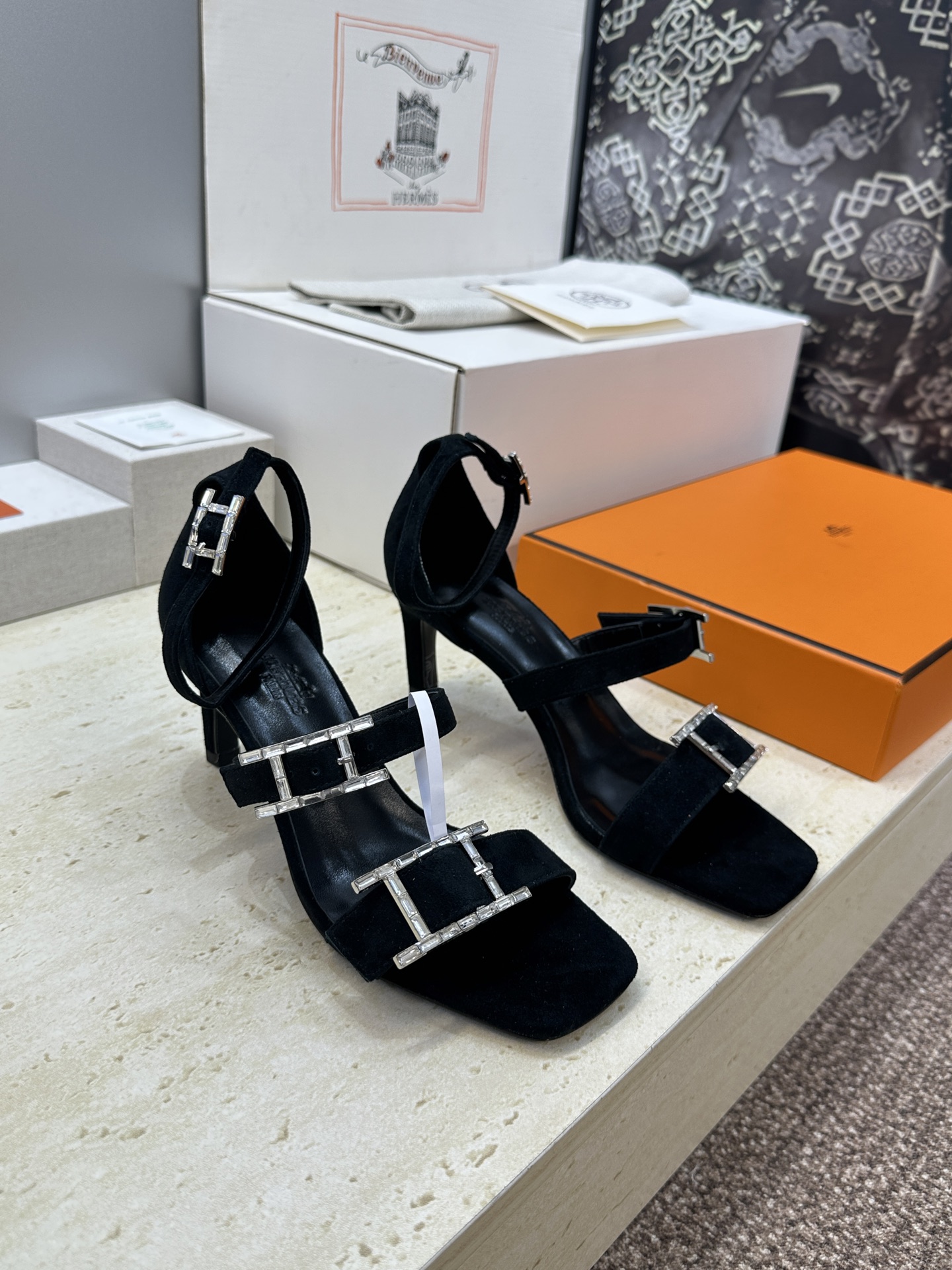 (配全套飞机盒)莞产 代购级 爱马仕 Hermes 2026春夏新款 Liv 高跟水钻女鞋  H家字母l