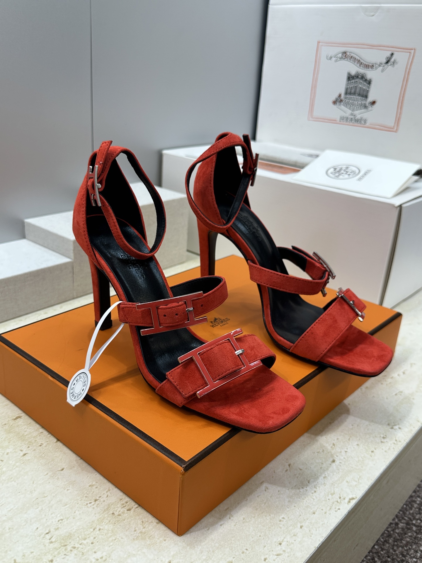 (配全套飞机盒)莞产 代购级 爱马仕 Hermes 2026春夏新款 Liv 高跟水钻女鞋  H家字母l