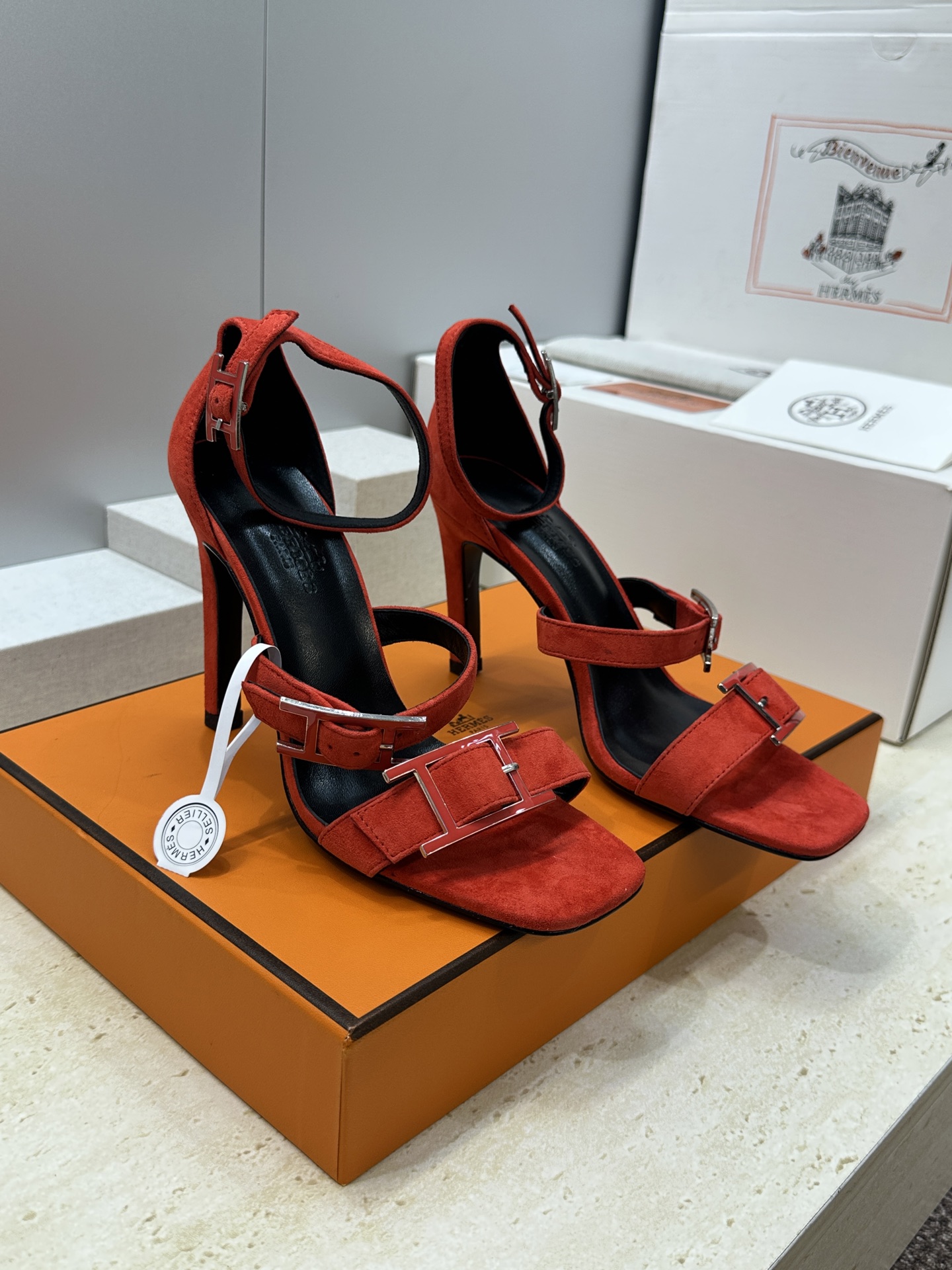 (配全套飞机盒)莞产 代购级 爱马仕 Hermes 2026春夏新款 Liv 高跟水钻女鞋  H家字母l