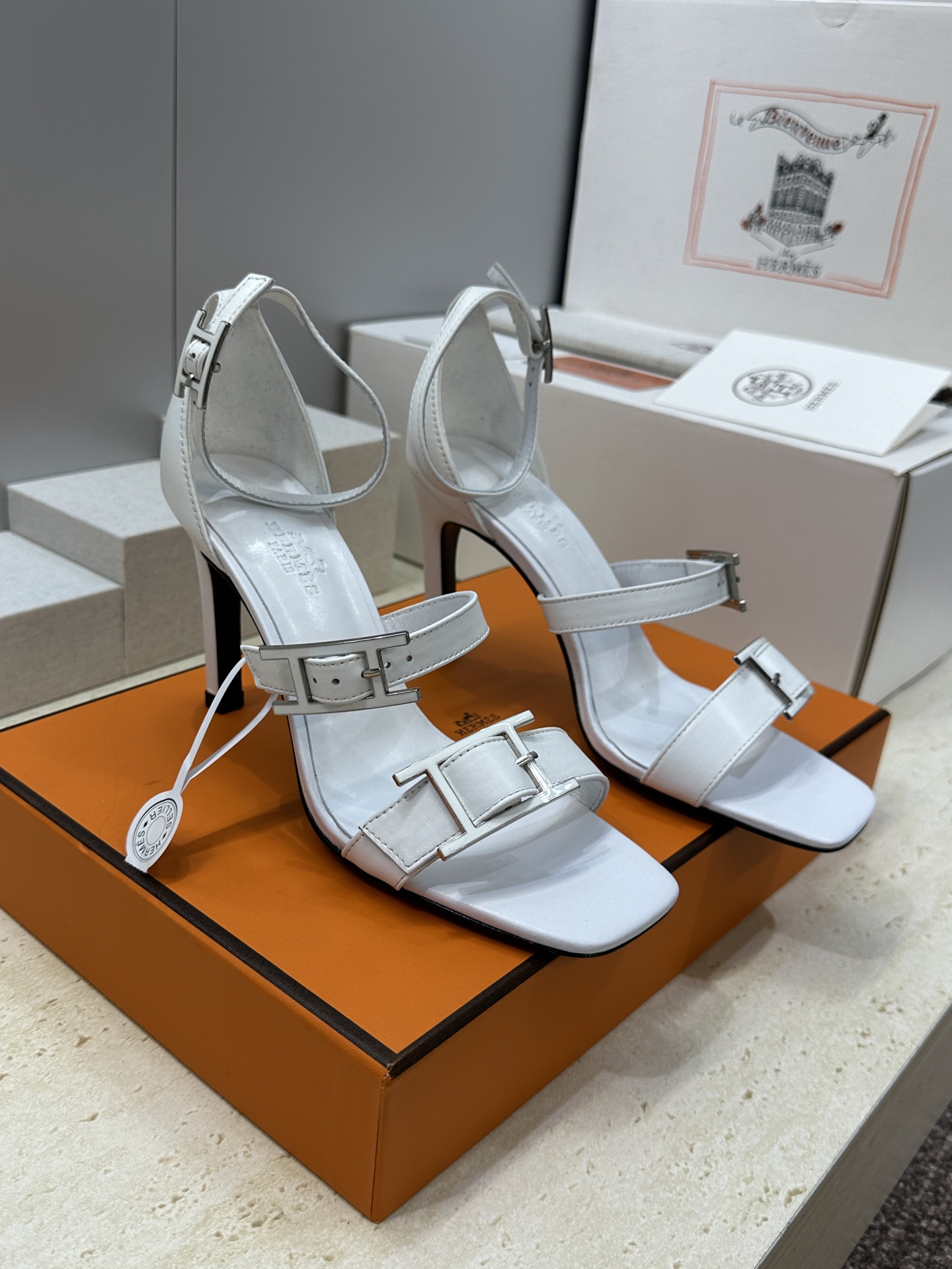 (配全套飞机盒)莞产 代购级 爱马仕 Hermes 2026春夏新款 Liv 高跟水钻女鞋  H家字母l