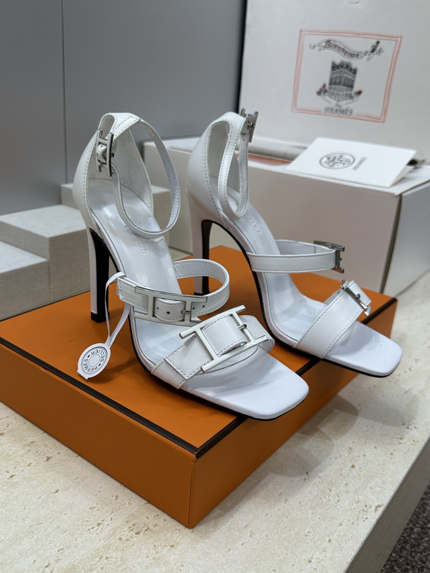 (配全套飞机盒)莞产 代购级 爱马仕 Hermes 2026春夏新款 Liv 高跟水钻女鞋  H家字母l