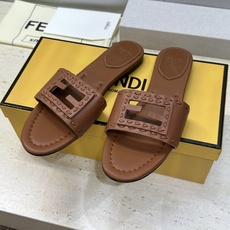 芬迪 Fendi 2026春夏新款果冻色懒人沙滩女鞋 F家字母logo平底圆头镂空露趾凉拖鞋材质:鞋面进 芬迪 Fendi 2026春夏新款果冻色懒人沙滩女鞋 F家字母logo平底圆头镂空露趾凉拖鞋材质:鞋面进