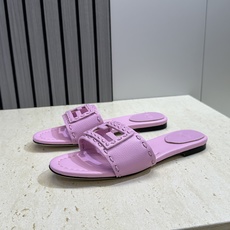 芬迪 Fendi 2026春夏新款果冻色懒人沙滩女鞋 F家字母logo平底圆头镂空露趾凉拖鞋材质:鞋面进 芬迪 Fendi 2026春夏新款果冻色懒人沙滩女鞋 F家字母logo平底圆头镂空露趾凉拖鞋材质:鞋面进