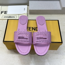芬迪 Fendi 2026春夏新款果冻色懒人沙滩女鞋 F家字母logo平底圆头镂空露趾凉拖鞋材质:鞋面进 芬迪 Fendi 2026春夏新款果冻色懒人沙滩女鞋 F家字母logo平底圆头镂空露趾凉拖鞋材质:鞋面进