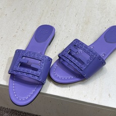 芬迪 Fendi 2026春夏新款果冻色懒人沙滩女鞋 F家字母logo平底圆头镂空露趾凉拖鞋材质:鞋面进 芬迪 Fendi 2026春夏新款果冻色懒人沙滩女鞋 F家字母logo平底圆头镂空露趾凉拖鞋材质:鞋面进