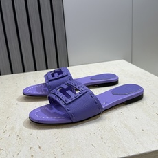 芬迪 Fendi 2026春夏新款果冻色懒人沙滩女鞋 F家字母logo平底圆头镂空露趾凉拖鞋材质:鞋面进 芬迪 Fendi 2026春夏新款果冻色懒人沙滩女鞋 F家字母logo平底圆头镂空露趾凉拖鞋材质:鞋面进