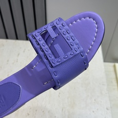 芬迪 Fendi 2026春夏新款果冻色懒人沙滩女鞋 F家字母logo平底圆头镂空露趾凉拖鞋材质:鞋面进 芬迪 Fendi 2026春夏新款果冻色懒人沙滩女鞋 F家字母logo平底圆头镂空露趾凉拖鞋材质:鞋面进