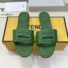 芬迪 Fendi 2026春夏新款果冻色懒人沙滩女鞋 F家字母logo平底圆头镂空露趾凉拖鞋材质:鞋面进 芬迪 Fendi 2026春夏新款果冻色懒人沙滩女鞋 F家字母logo平底圆头镂空露趾凉拖鞋材质:鞋面进