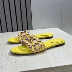 芬迪 Fendi 2026春夏新款果冻色懒人沙滩女鞋 F家字母logo拼色电绣平底圆头镂空露趾凉拖鞋材质 芬迪 Fendi 2026春夏新款果冻色懒人沙滩女鞋 F家字母logo拼色电绣平底圆头镂空露趾凉拖鞋材质