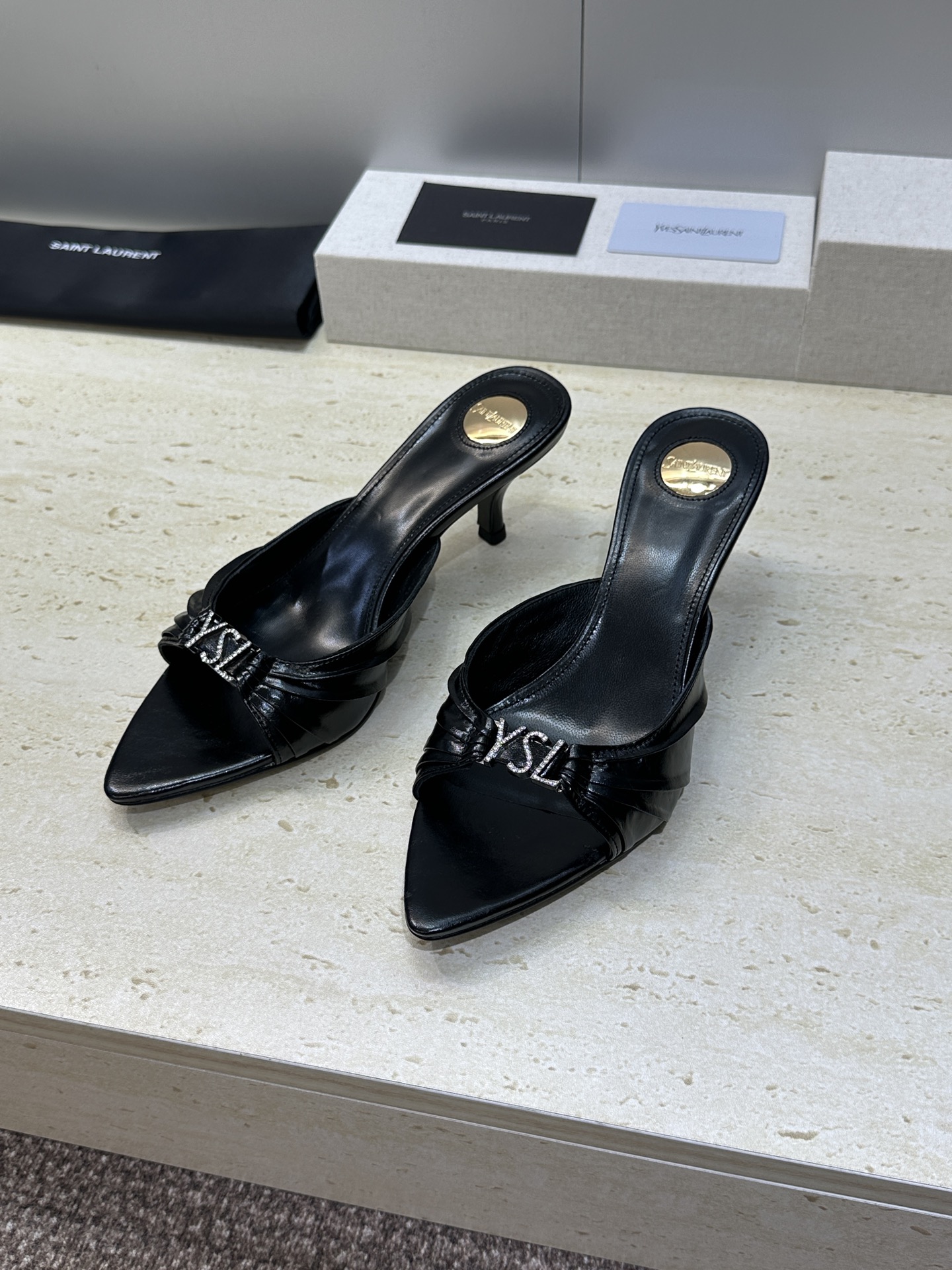 SAINT LAURENT PARIS 圣罗兰2026早春新款中跟水钻女鞋  YSL字母logo五金扣明